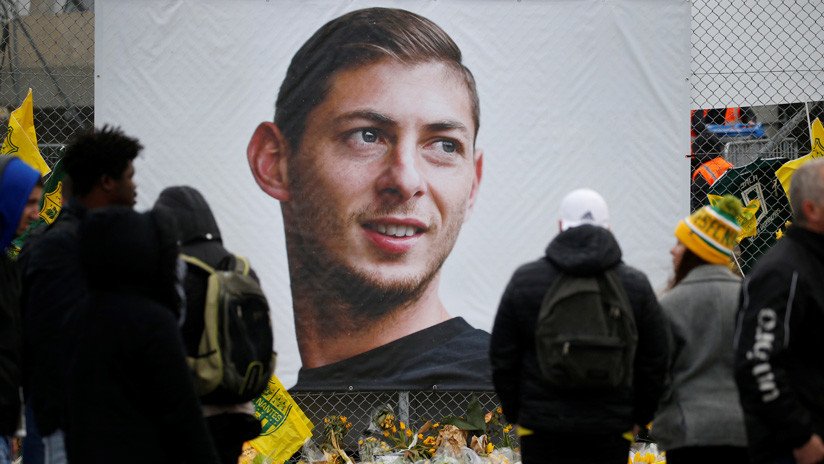 Dos personas enfrentarán cargos en los tribunales por difundir una foto del cadáver del futbolista Emiliano Sala