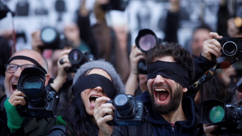 "Periodismo en emergencia": Cómo la crisis en Argentina afecta la libertad de prensa