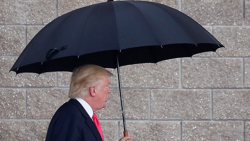 Trump: "Con el respaldo de los demócratas haríamos que México se doble como un paraguas"