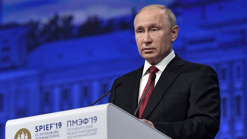 "Cuando los tigres pelean en el valle...": Putin bromea sobre el lugar de Rusia en la guerra comercial