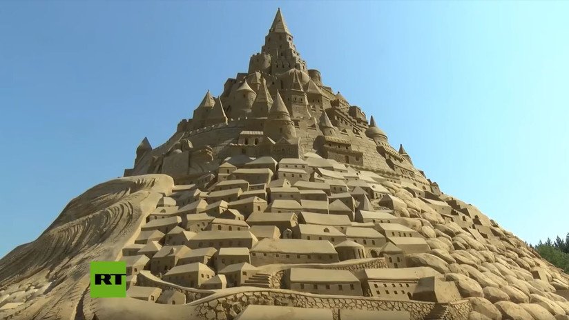 VIDEO: Un castillo de arena gigante consigue el récord Guinness en Alemania