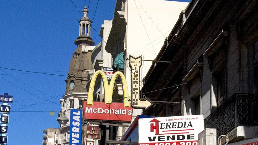 "Esto es el cambio": Alcalde de Buenos Aires anuncia la apertura de un McDonald's en un barrio pobre y enciende las redes