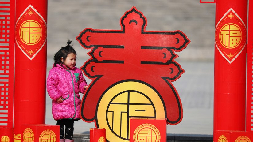 VIDEO: Una mujer secuestra a una niña de tres años en una zona turística de China