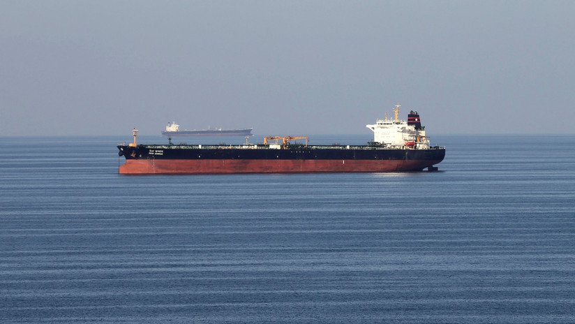 Irán socorre a más de 40 marineros de dos buques extranjeros tras un "accidente" en el golfo de Omán