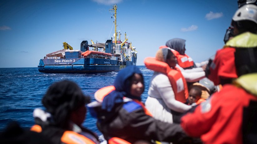 Una capitana naval alemana afronta 20 años de prisión por rescatar a migrantes en el Mediterráneo