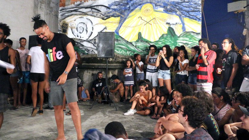 'Slam Poetry', versos de resistencia desde las favelas brasileñas