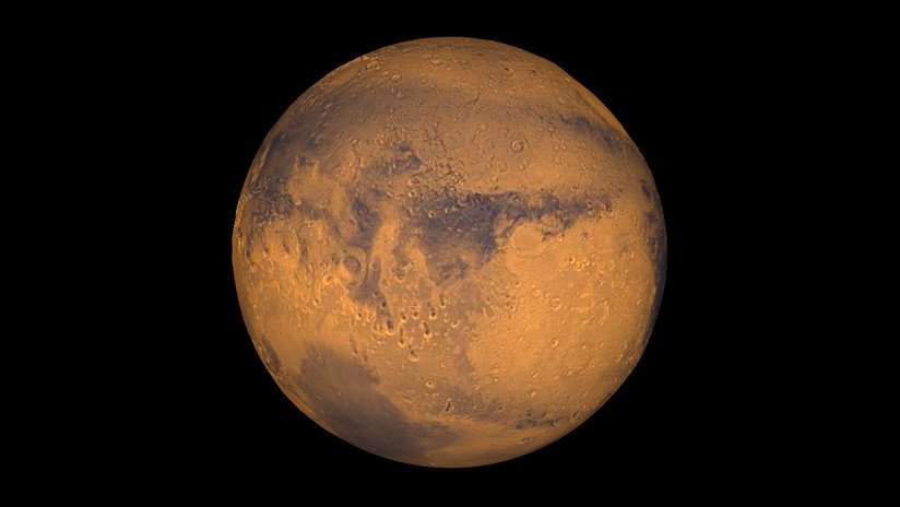 FOTO: Captan un nuevo y espectacular cráter en la superficie de Marte