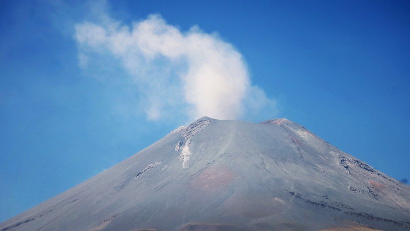 VIDEO: Filman la erupción del Popocatépetl desde un avión de pasajeros