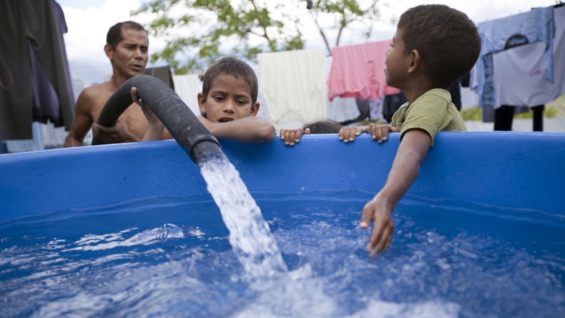 Las "escuelas de cuencas" donde los niños en Venezuela aprenden a 'sembrar el agua'