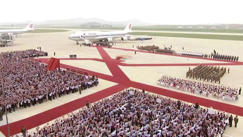 El presidente de China, Xi Jinping, llega a Corea del Norte