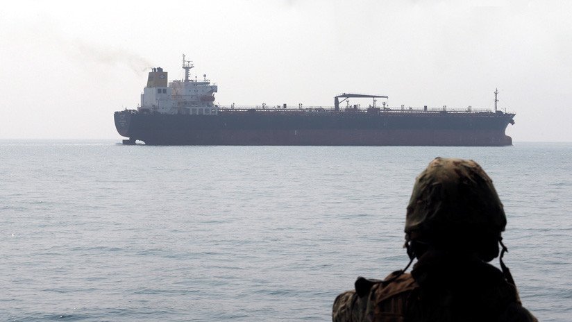 El Parlamento iraní presenta un proyecto de ley para cobrar peaje a los buques que pasan por el estrecho de Ormuz