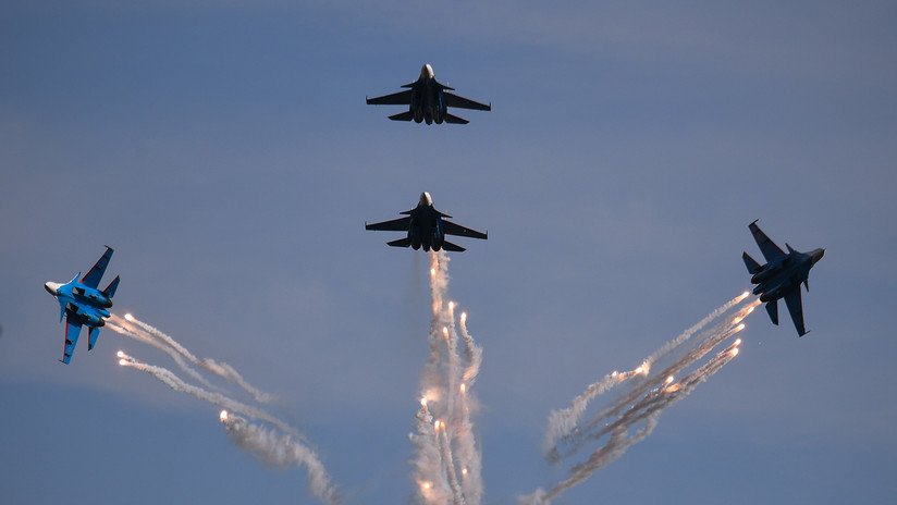 VIDEO: Aviones militares rusos exhiben acrobacias aéreas durante el foro Army 2019