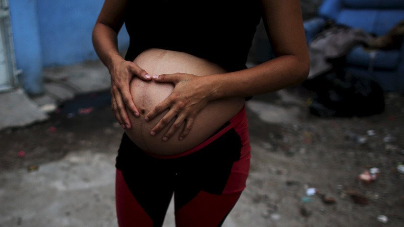 EE.UU.: A una mujer embarazada le disparan en el vientre y la acusan de homicidio por la muerte del bebé