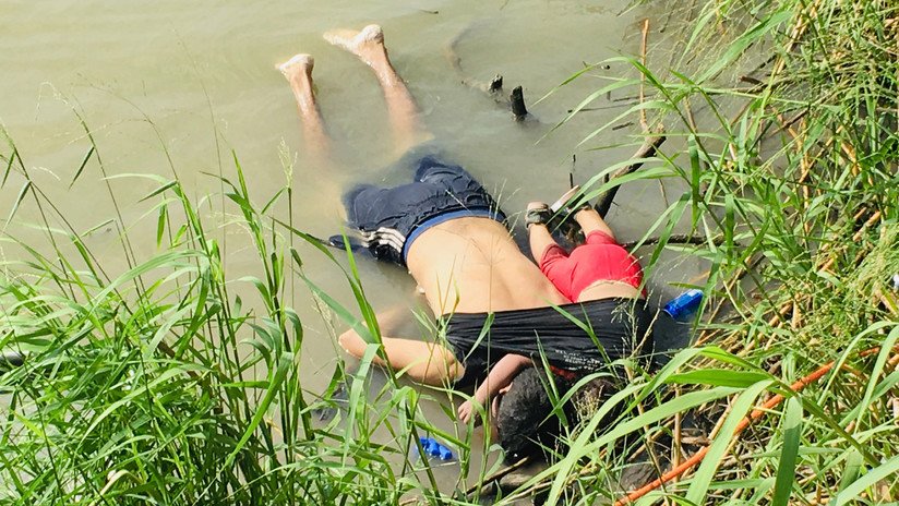 Polémica en México por la autoría de la foto del migrante salvadoreño y su hija muertos al intentar llegar a EE.UU.