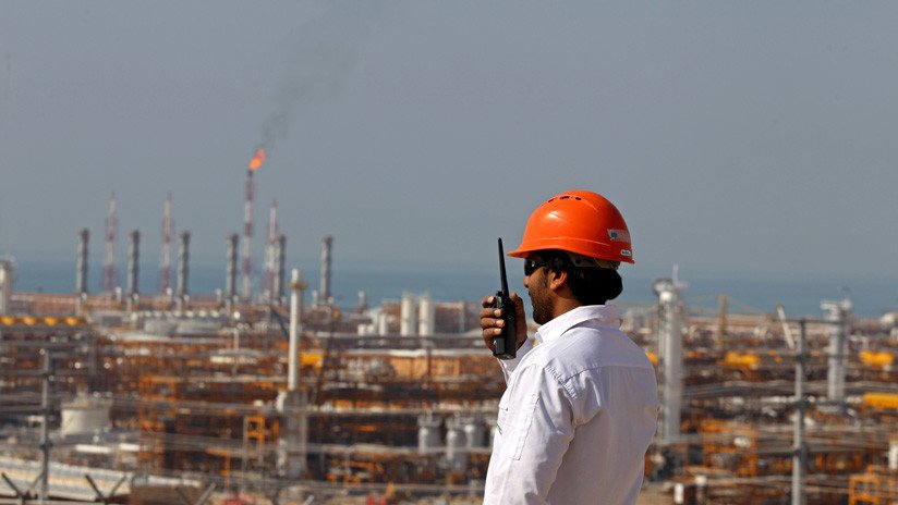 China desafía a EE.UU. y continuará importando petróleo iraní, pese a las sanciones