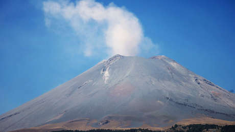 VIDEOS: El volcán mexicano de Popocatépetl registra dos nuevas explosiones 