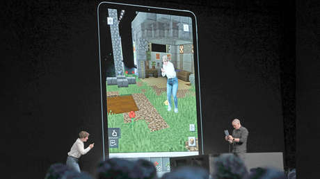 VIDEO: El videojuego 'Minecraft Earth' permitirá que el usuario se ubique dentro de la realidad aumentada 