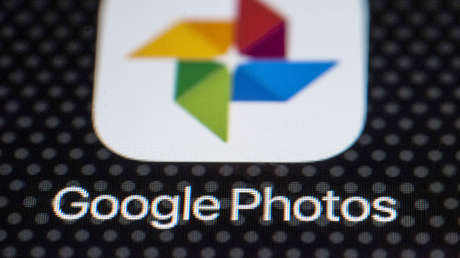 Google comienza a activar en su última actualización el modo oscuro para Google Photos