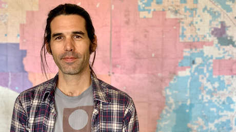 Un activista de EE.UU. podría ir a prisión 20 años por dar agua y comida a los migrantes