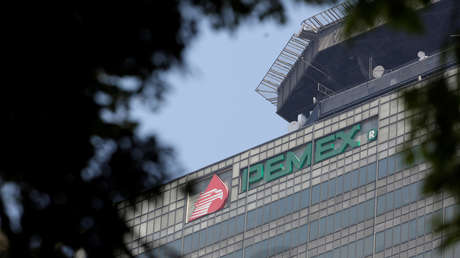 Fitch recorta la calificación crediticia de Pemex 