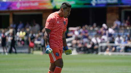 VIDEO: Craso error del exportero del River Daniel Vega termina en un autogol en un partido de la MLS
