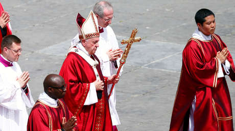 Exembajador del Vaticano acusa al papa de mentir sobre casos de abusos sexuales