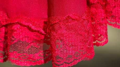 VIDEO: Llueven críticas a una supuesta maestra que bailó 'perreo' vestida de 'babydoll' en el Día del Padre en Perú