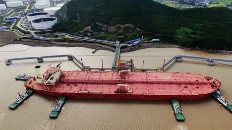 VIDEO: China presenta el primer megaportador de crudo inteligente del mundo