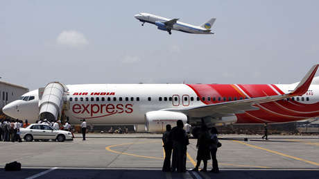 India: Dos aviones se despistan la misma noche en dos aeropuertos diferentes (FOTOS)