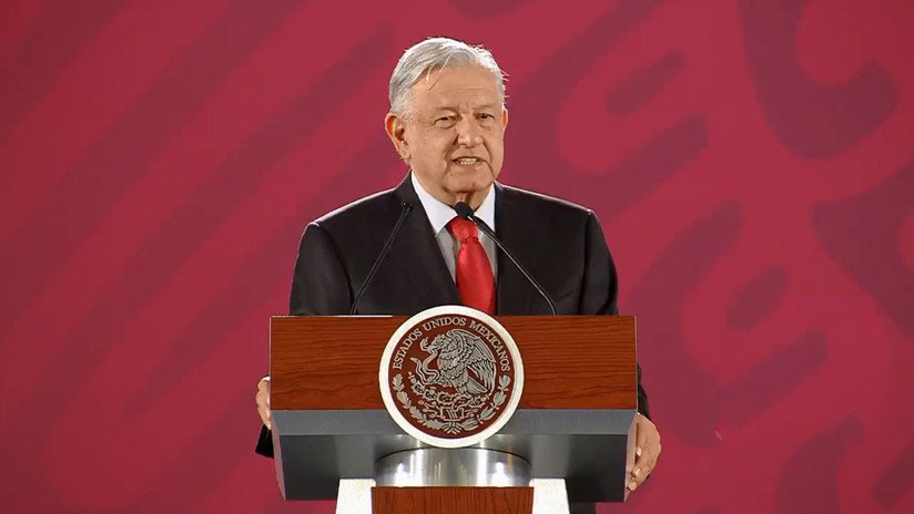 López Obrador revela que recibió una manta con amenazas frente a su casa