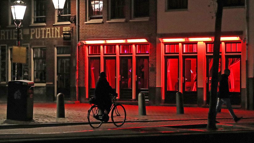 La alcaldesa de Ámsterdam considera cerrar el Barrio Rojo dadas las condiciones inaceptables que sufren las trabajadoras sexuales