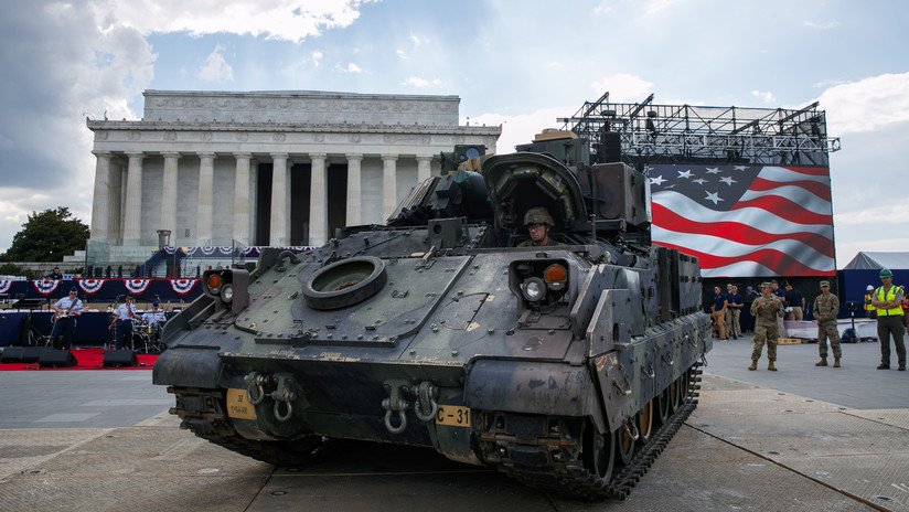 Así fue la innovadora celebración de Trump para el Día de la Independencia de EE.UU. con un desfile militar y su propia participación