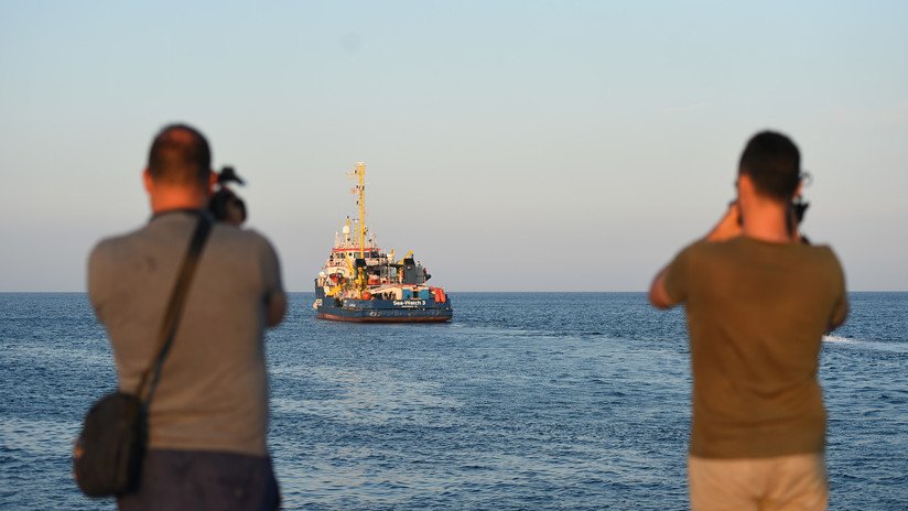 Italia prohibe la entrada de un barco de refugiados con cuatro mujeres embarazadas a bordo