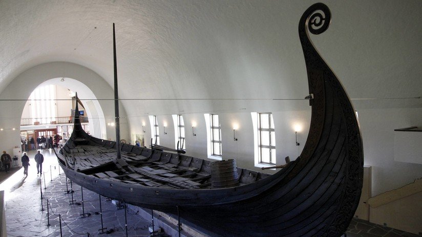 FOTOS: Arqueólogos suecos anuncian el "hallazgo sensacional" de dos botes funerarios vikingos