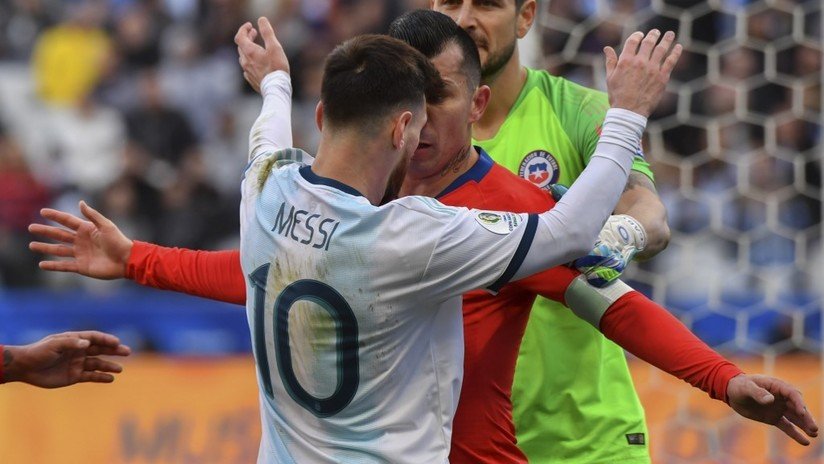 VIDEO: ¿Es esta la razón por la que Messi recibió la tarjeta roja y fue expulsado del partido ante Chile?