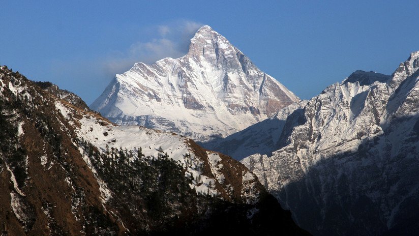 VIDEO: Los últimos momentos de un equipo de alpinistas antes de ser arrastrado por una avalancha en el Himalaya