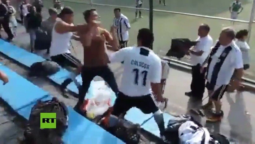 VIDEO: Un partido de fútbol infantil se convierte en una batalla campal en México
