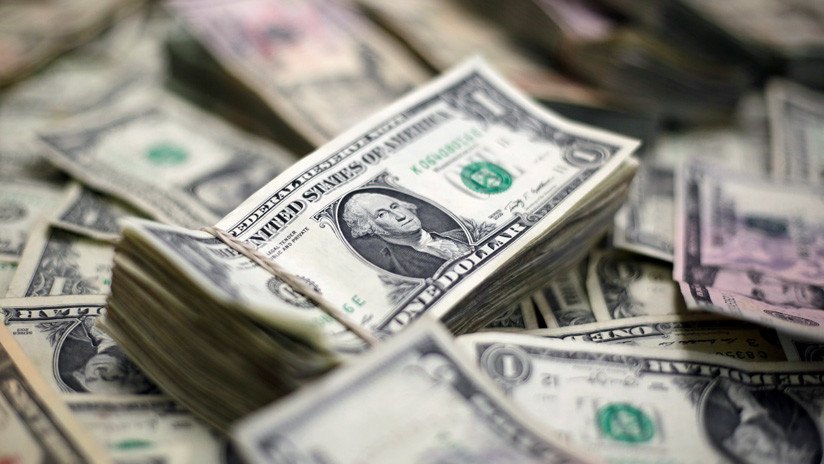 El dólar se dispara en México y la Bolsa cae tras la dimisión del secretario de Hacienda