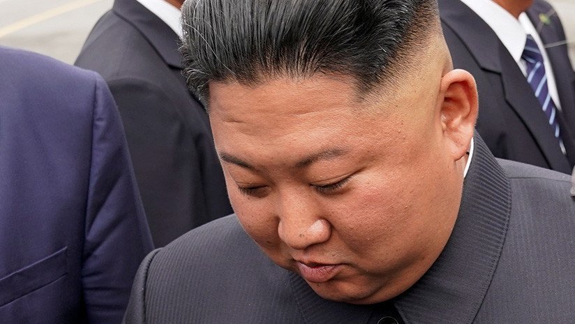 VIDEO: Kim Jong-un casi se queda dormido en una reunión del partido 