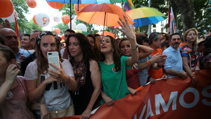Cómo el Orgullo Gay se convirtió en un motivo más de discordia en el crispado panorama político español