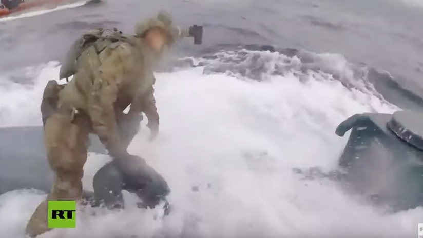 VIDEO: Agentes de EE.UU. asaltan narcosubmarino en movimiento con 232 millones de dólares en cocaína