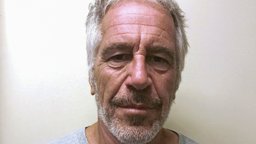 El multimillonario Epstein arrestado por tráfico de menores habría transferido 350.000 dólares para manipular a testigos