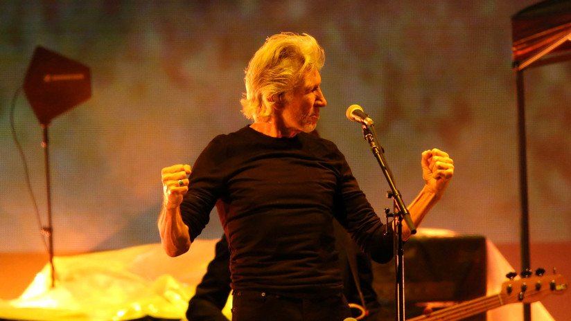 Roger Waters llama "policía del pensamiento" a Twitter por suspender la cuenta en apoyo a Assange