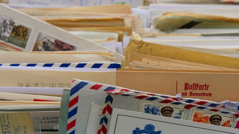 Misterio en los Países Bajos tras el hallazgo de miles de cartas enterradas por un cartero en un bosque