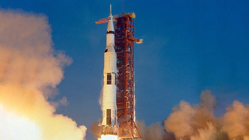 El manual de vuelo del Apollo 11 podría venderse por 9 millones de dólares en la subasta que celebrará el aniversario del aterrizaje lunar