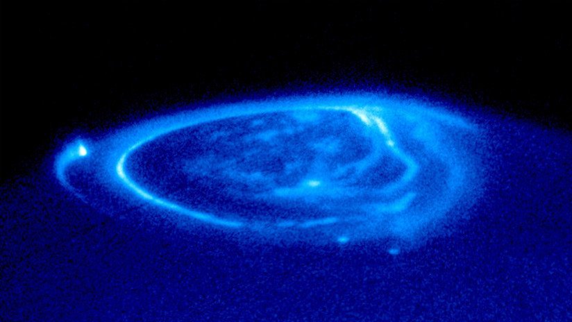 Una sonda de la NASA detecta turbulentas e inesperadas corrientes que causan las auroras en Júpiter