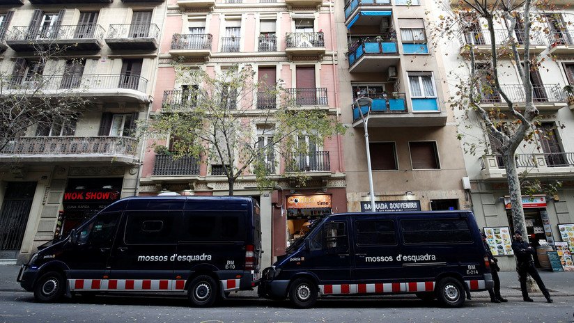 Dejan en libertad a dos detenidos por la violación múltiple de una mujer en Barcelona
