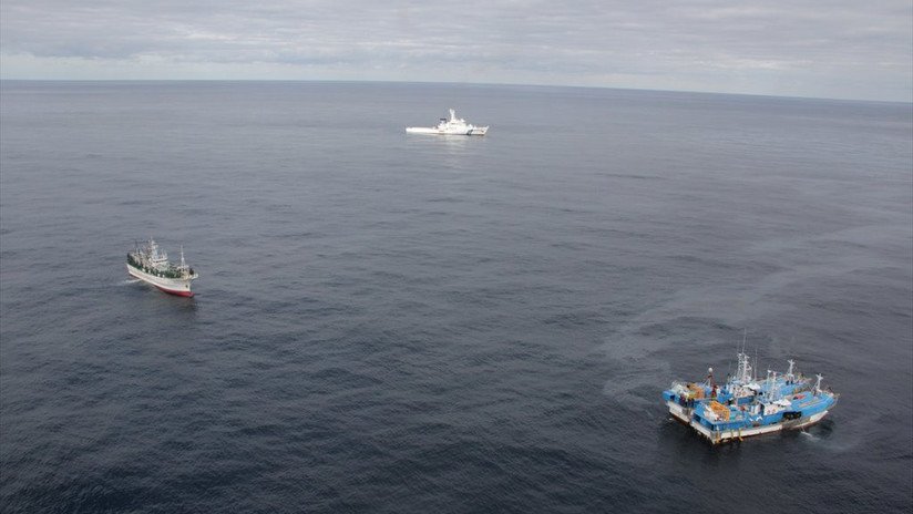 Piratas armados asaltan un carguero surcoreano cerca del estrecho de Singapur
