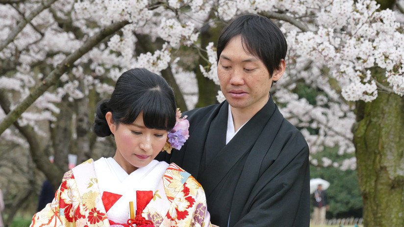 ¿Cómo la ley de apellido único complica la vida matrimonial en Japón?