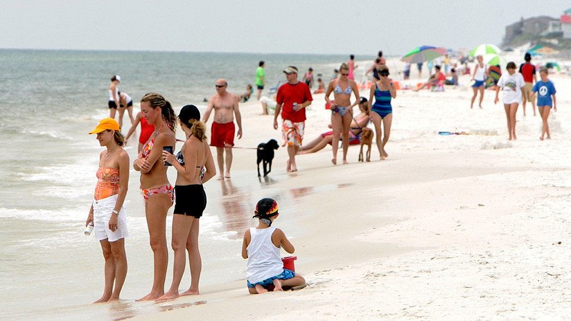 Una peligrosa bacteria carnívora casi le cuesta la vida a un bañista que se infectó en una playa de Florida
